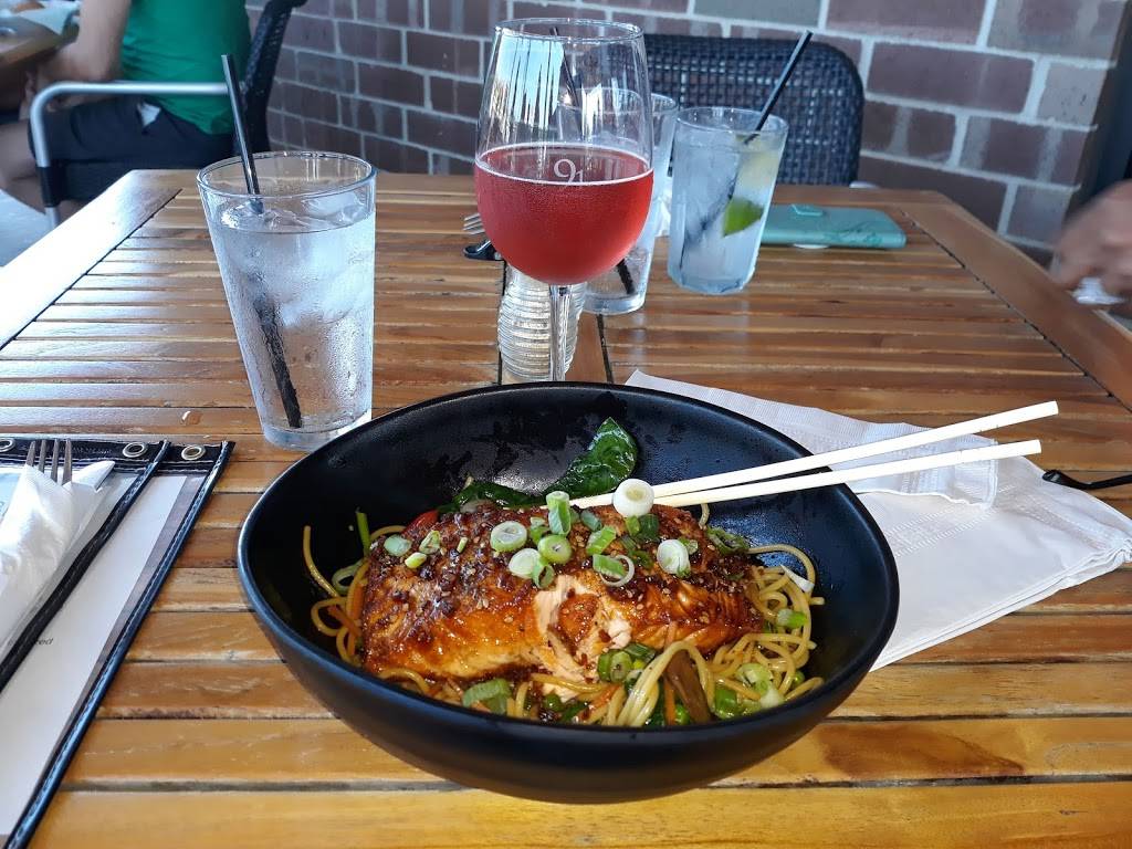 Table Six Kitchen + Bar | restaurant | 6113 Whipple Ave NW, North Canton, OH 44720, USA | 3303051666 OR +1 330-305-1666