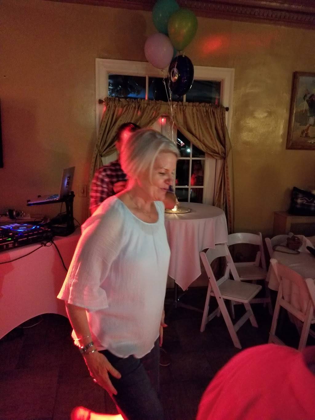 Veranda Cafe | restaurant | 915 Victory Blvd, Staten Island, NY 10301, USA | 7184482233 OR +1 718-448-2233