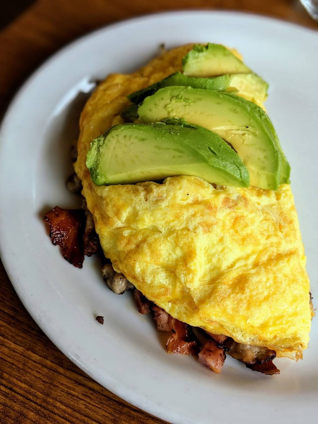 Dennys | restaurant | 2005 E Katella Ave, Anaheim, CA 92806, USA | 7146341174 OR +1 714-634-1174