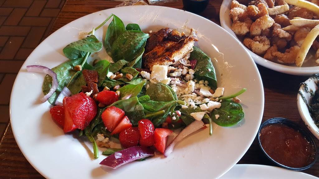 Cracker Barrel Old Country Store | restaurant | 370 Hester Dr, White House, TN 37188, USA | 6156721802 OR +1 615-672-1802