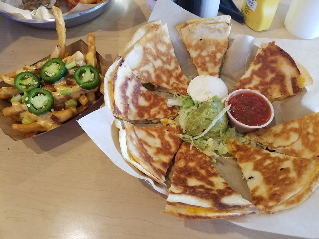 Pockets Grille | restaurant | 205 Fawcett St, Smithville, TX 78957, USA | 5122375572 OR +1 512-237-5572