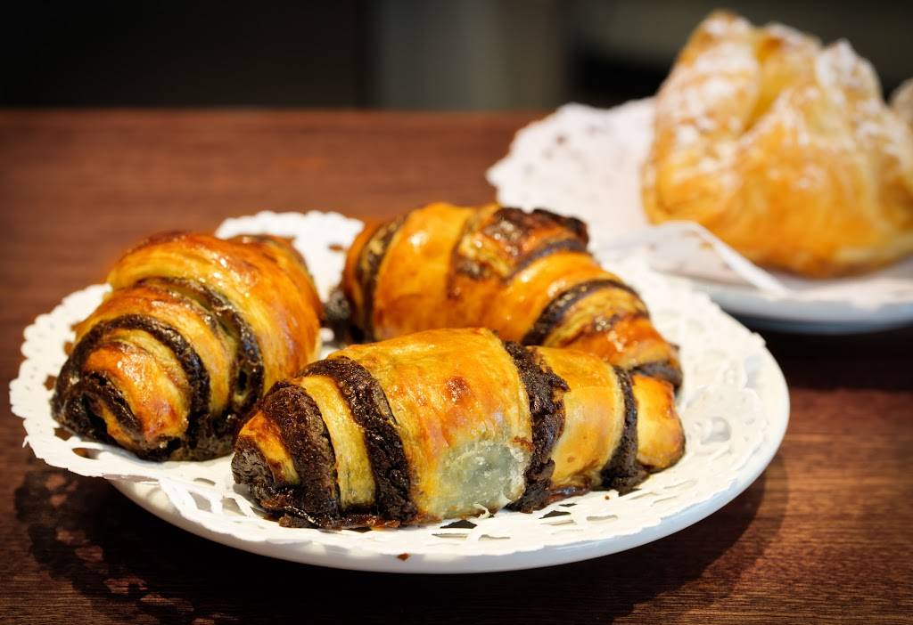 Aroma | cafe | 1 Garden State Plaza Blvd, Paramus, NJ 07652, USA | 2015561700 OR +1 201-556-1700