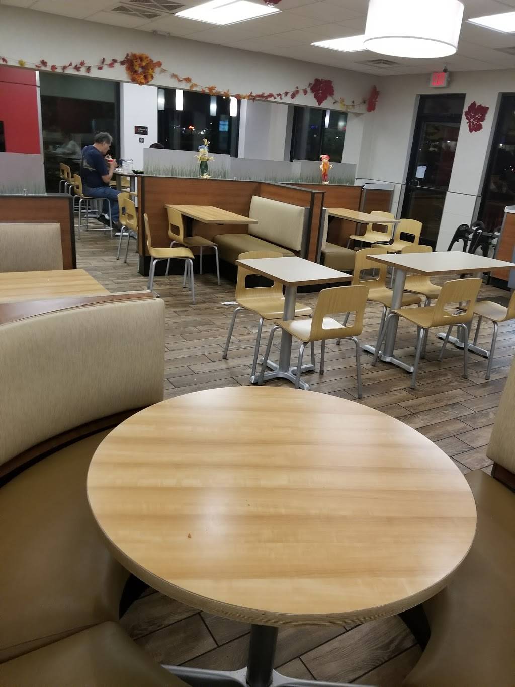 Wendys | restaurant | 90, University Plaza, Newark, DE 19702, USA | 3023668225 OR +1 302-366-8225