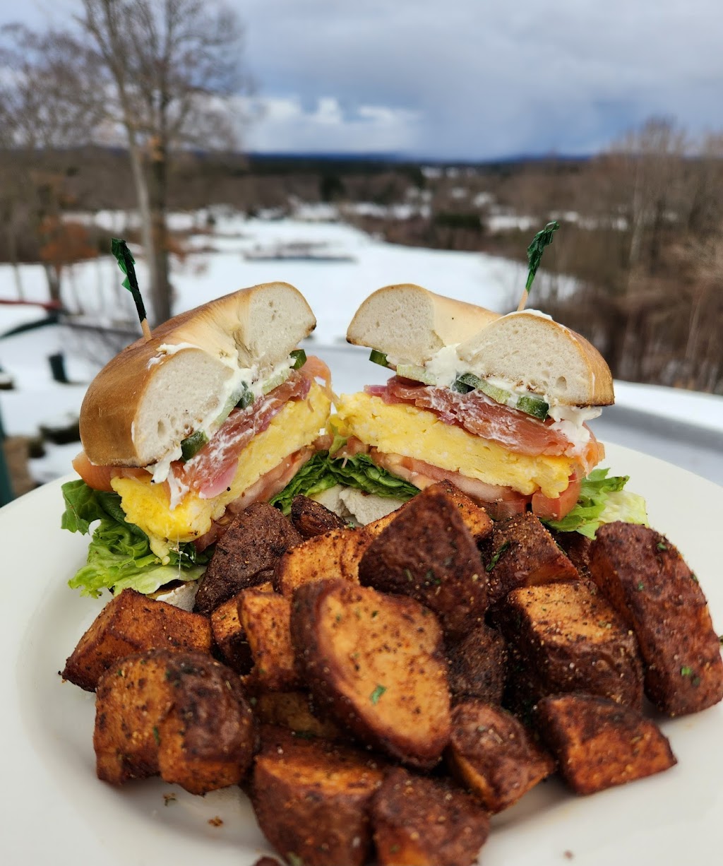 Leenas Place | restaurant | 336 Chauncey Walker St, Belchertown, MA 01007, USA | 4133234888 OR +1 413-323-4888