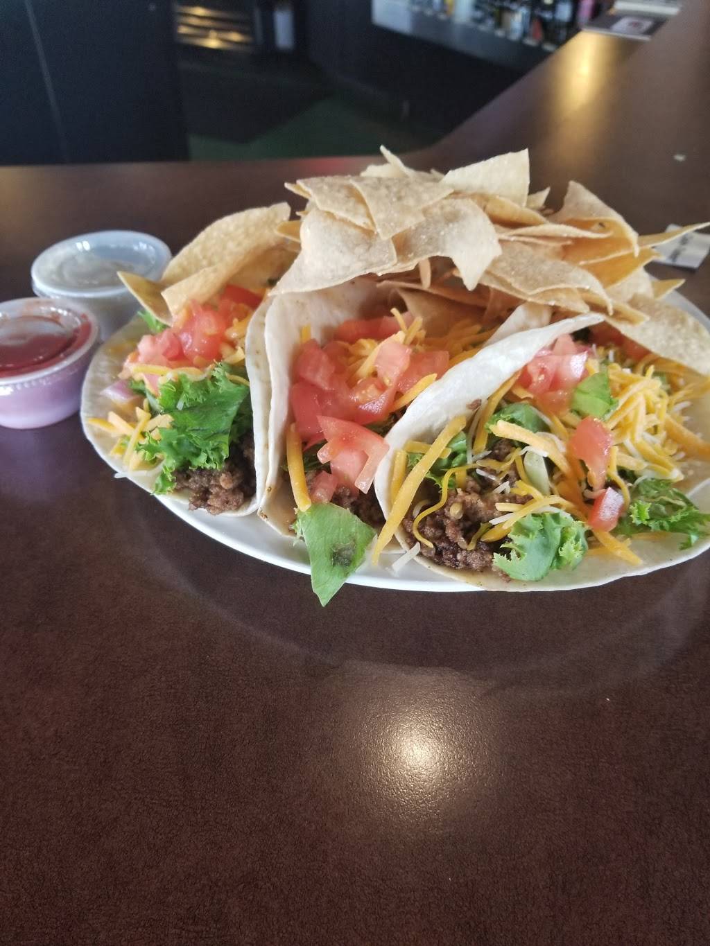 Burkels One Block Over | restaurant | 1007 Tony Canadeo Run, Green Bay, WI 54304, USA | 9205448367 OR +1 920-544-8367