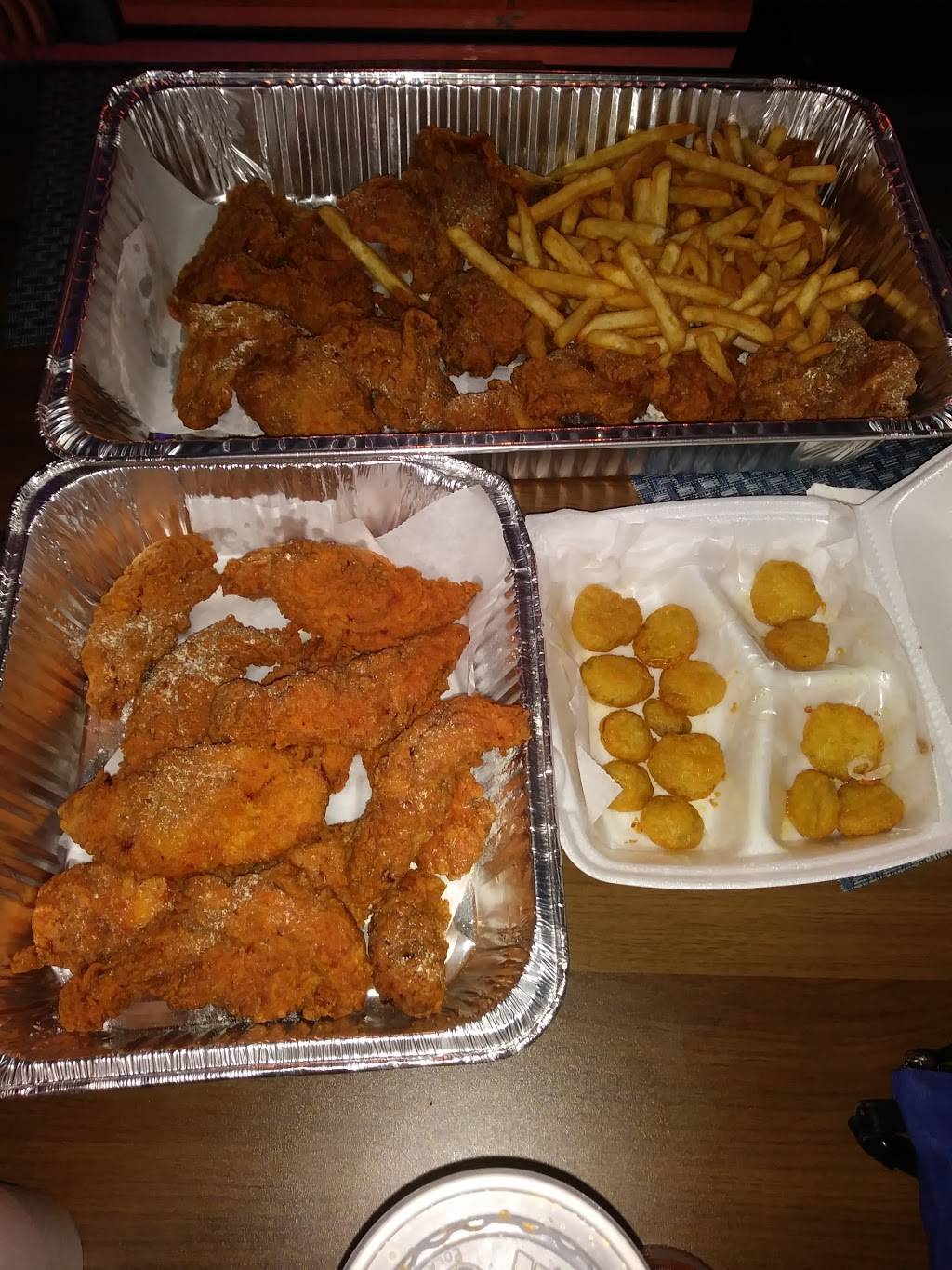 Golden’s Fish & Chicken LLC | restaurant | 5868 E 71st St Suite D, Indianapolis, IN 46220, USA | 3174368186 OR +1 317-436-8186