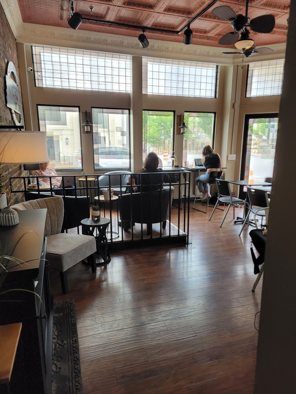 Catalyst Coffee Company | cafe | 101 N Main St, Greeneville, TN 37743, USA | 4235885146 OR +1 423-588-5146