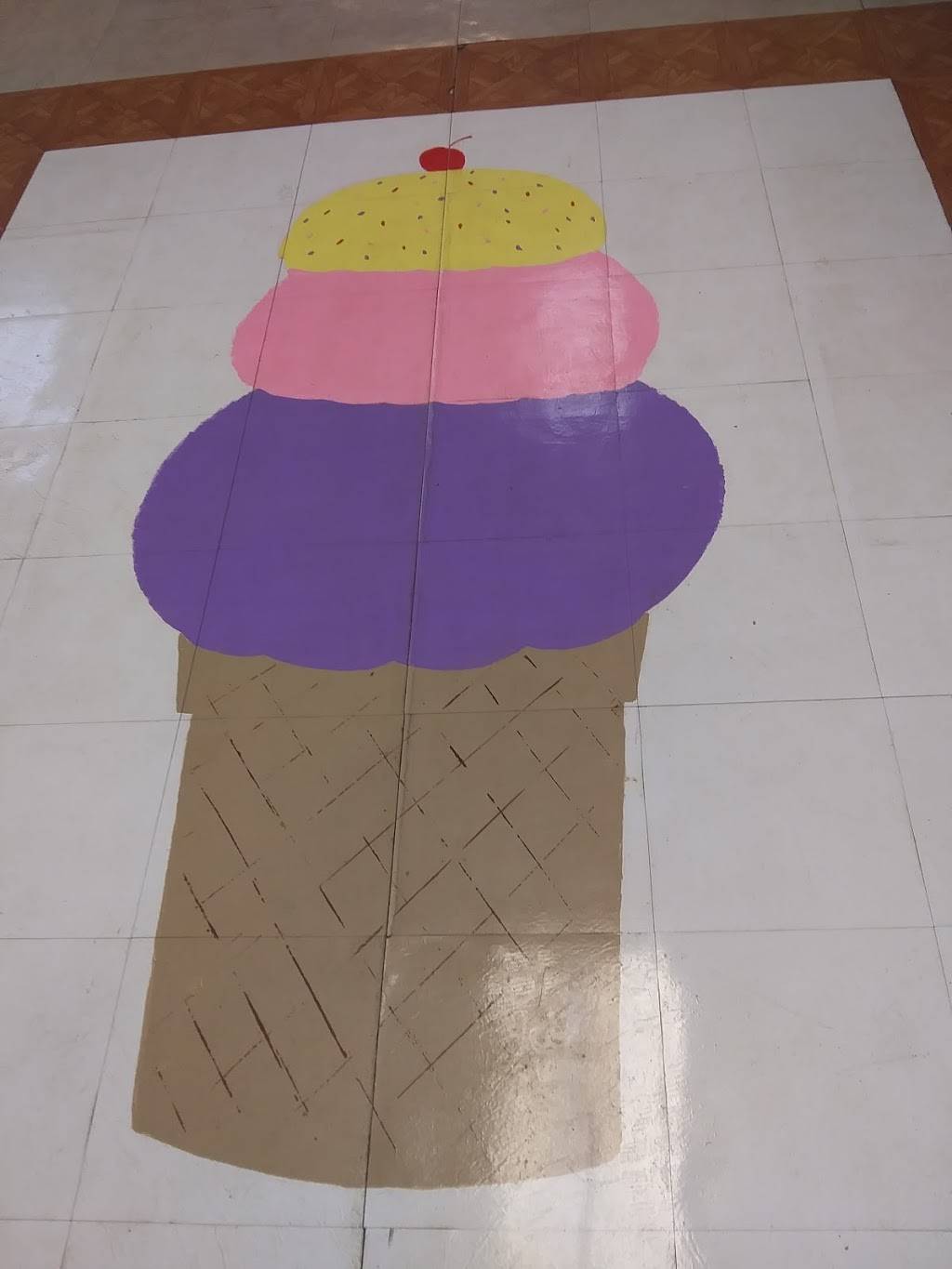 Little Dippers Ice Cream Parlor | restaurant | 308 Main St, Fairview, WV 26570, USA | 3044492663 OR +1 304-449-2663