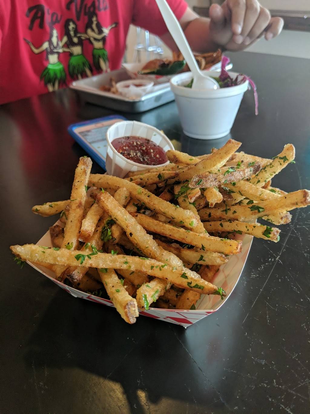 Cullums Attagirl Ice House | restaurant | 726 E Mistletoe Ave, San Antonio, TX 78212, USA | 2104374263 OR +1 210-437-4263