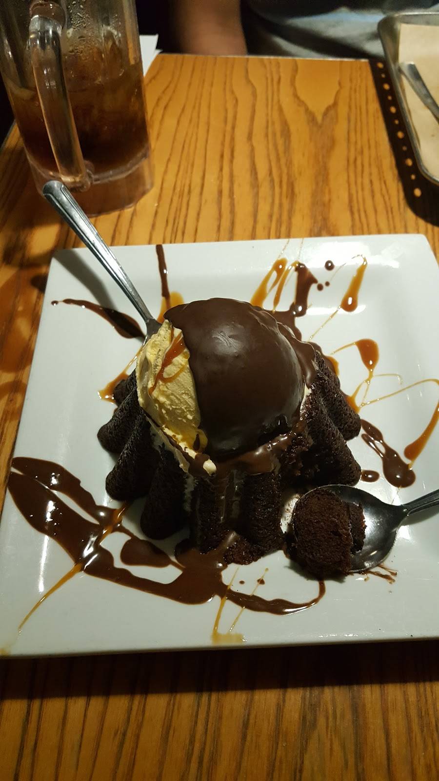 Chilis Grill & Bar | meal takeaway | 2620 N Sepulveda Blvd Suite B, Manhattan Beach, CA 90266, USA | 3105465847 OR +1 310-546-5847