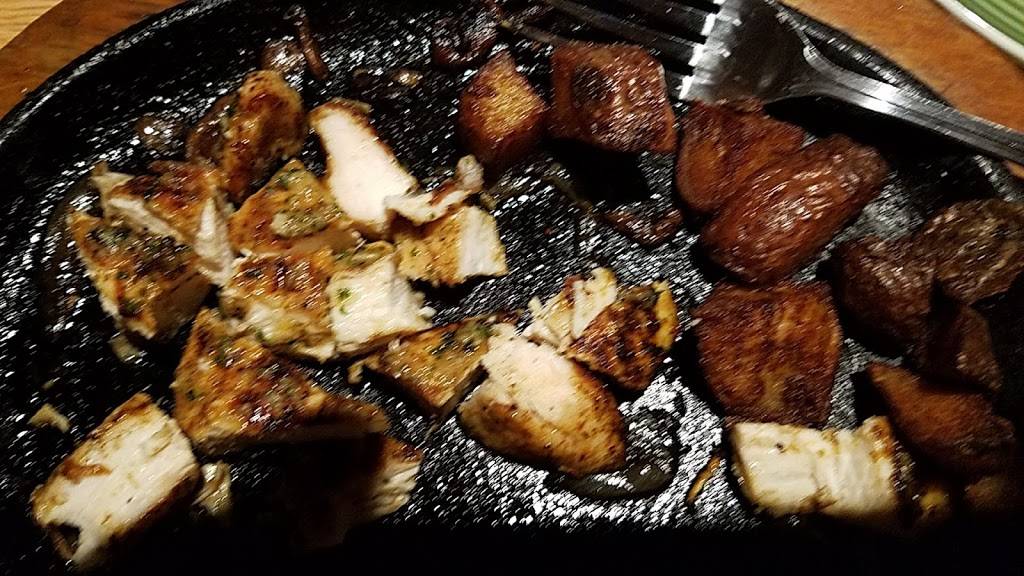 Applebees Grill + Bar | restaurant | 45480 Miramar Way, California, MD 20619, USA | 3018621573 OR +1 301-862-1573