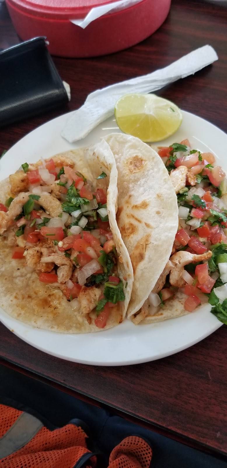 Mucho Mexico Cafe & Bakery | restaurant | 4626 N McCarty St, Houston, TX 77013, USA | 7136736801 OR +1 713-673-6801