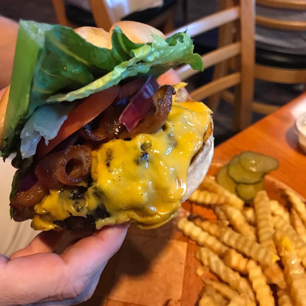 THE SPORTS SHACK BAR & GRILL | restaurant | 999 Missouri Ave N, Largo, FL 33770, USA | 7275865170 OR +1 727-586-5170