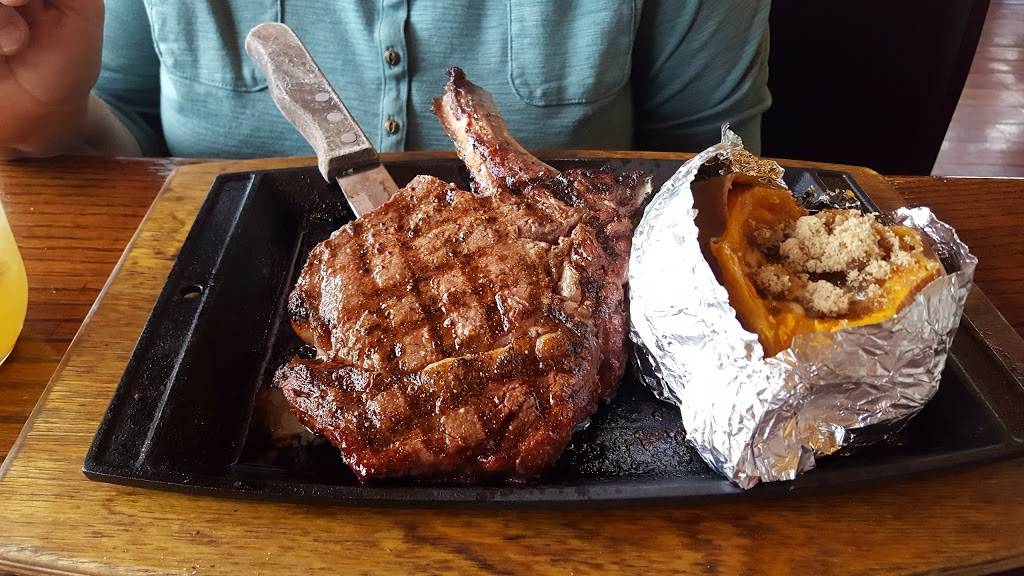 Steaks on the Square | restaurant | 112 Westover Dr, Danville, VA 24541, USA | 4347929663 OR +1 434-792-9663