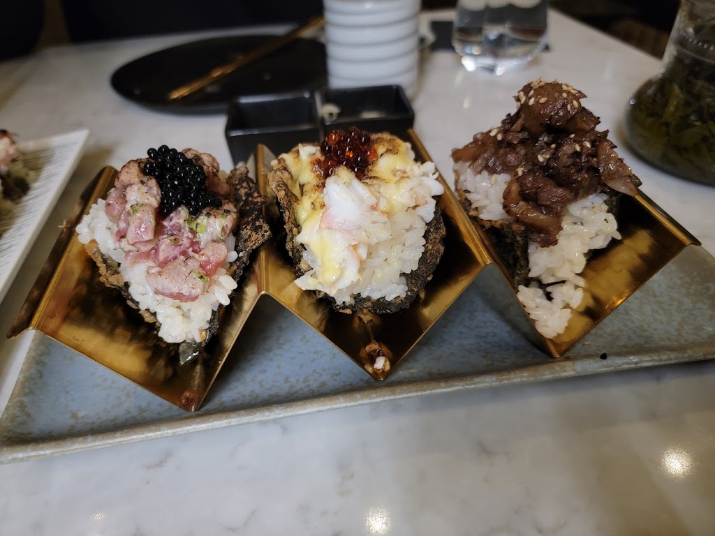 Sushi Boutique | restaurant | 1244 N Dearborn Pkwy, Chicago, IL 60610, USA | 3128181156 OR +1 312-818-1156