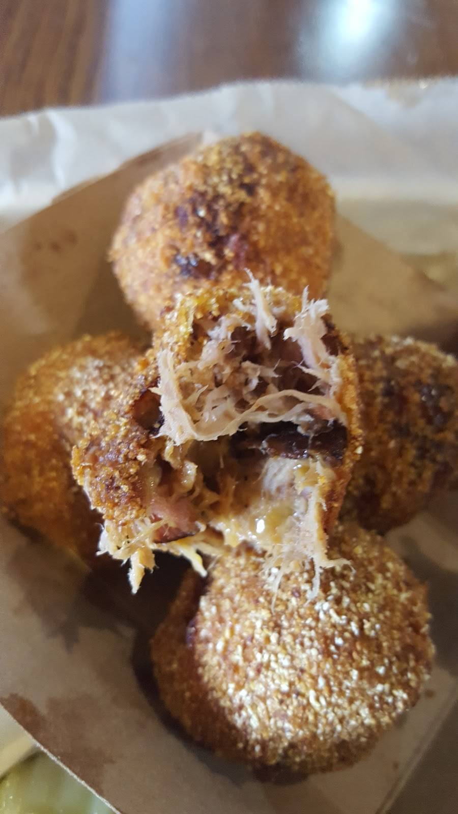 A Fine Swine BBQ | restaurant | 423 W Hanover St, New Baden, IL 62265, USA | 6185885141 OR +1 618-588-5141