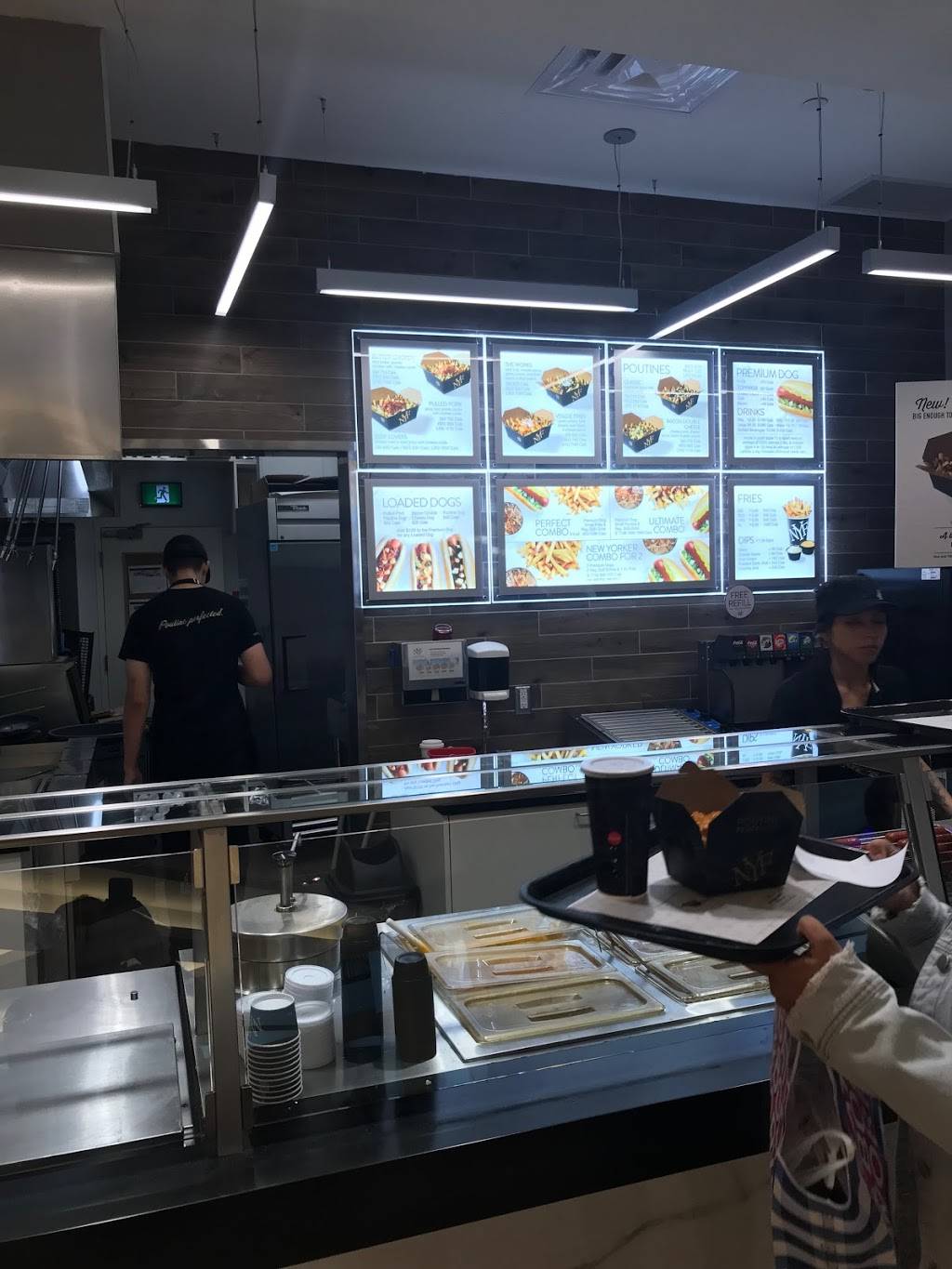 New York Fries | restaurant | 1 Promenade Cir, Thornhill, ON L4J 4P8, Canada | 9058812344 OR +1 905-881-2344