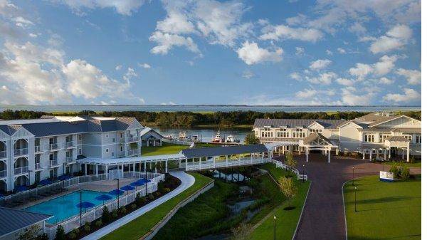 Beaufort Hotel NC, an Ascend Hotel Collection Member | restaurant | 2440 Lennoxville Rd, Beaufort, NC 28516, USA | 2527283000 OR +1 252-728-3000