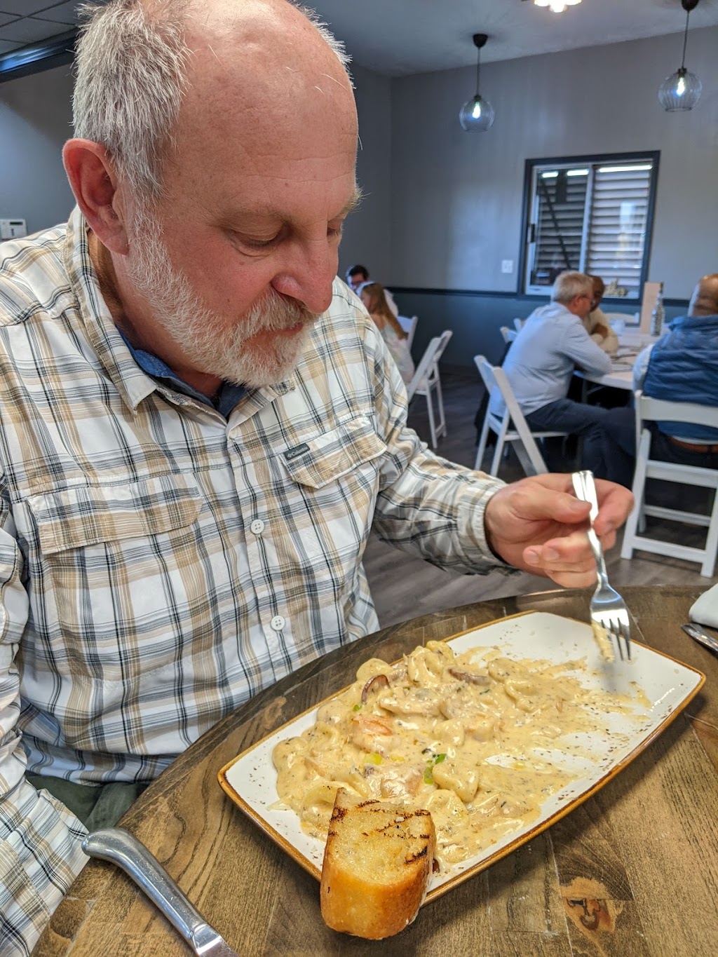 Eclectic Bistro | restaurant | E Frontview St, Dodge City, KS 67801, USA | 6203715549 OR +1 620-371-5549