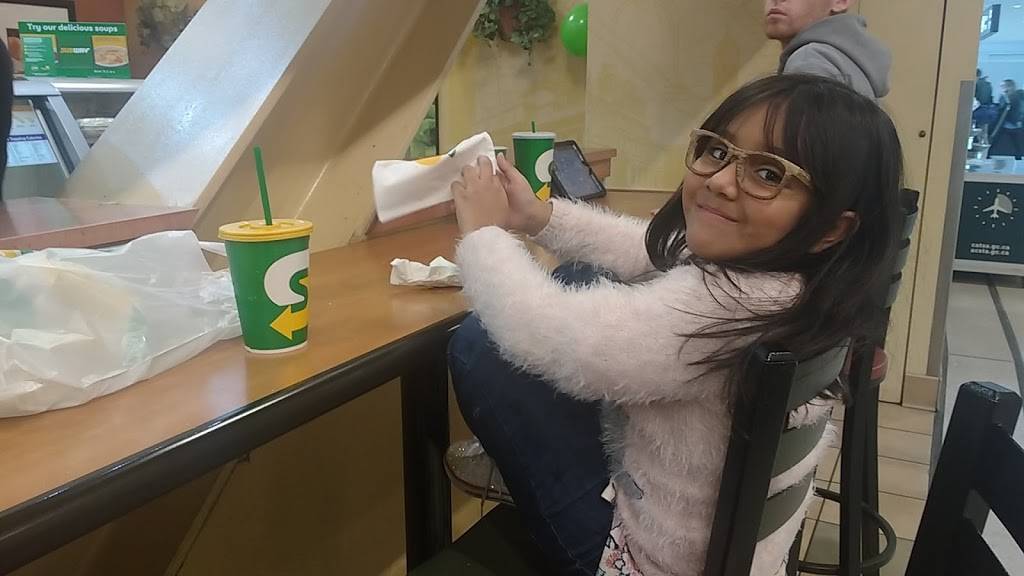 Subway | meal takeaway | 6301 Silver Dart Dr, Mississauga, ON L4W 1S9, Canada | 9056726980 OR +1 905-672-6980