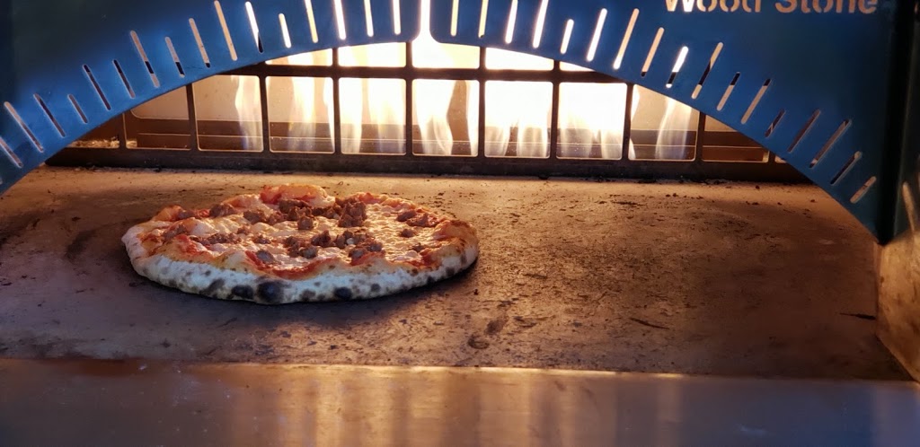 Knead Great Pizza | restaurant | 2101 W North Ave, Chicago, IL 60647, USA | 7739746004 OR +1 773-974-6004