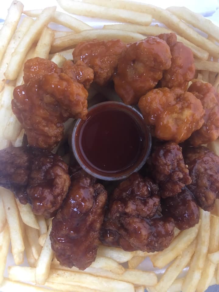 Sharks Fish & Chicken | restaurant | 2411 W 119th St, Blue Island, IL 60406, USA | 7083712700 OR +1 708-371-2700