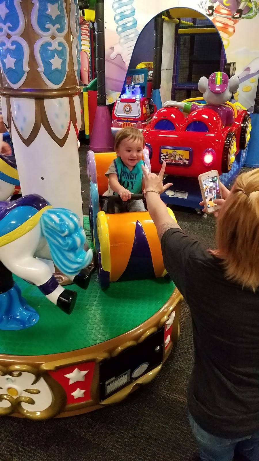 Chuck E. Cheese | restaurant | 1431 22nd St, West Des Moines, IA 50266, USA | 5152239430 OR +1 515-223-9430