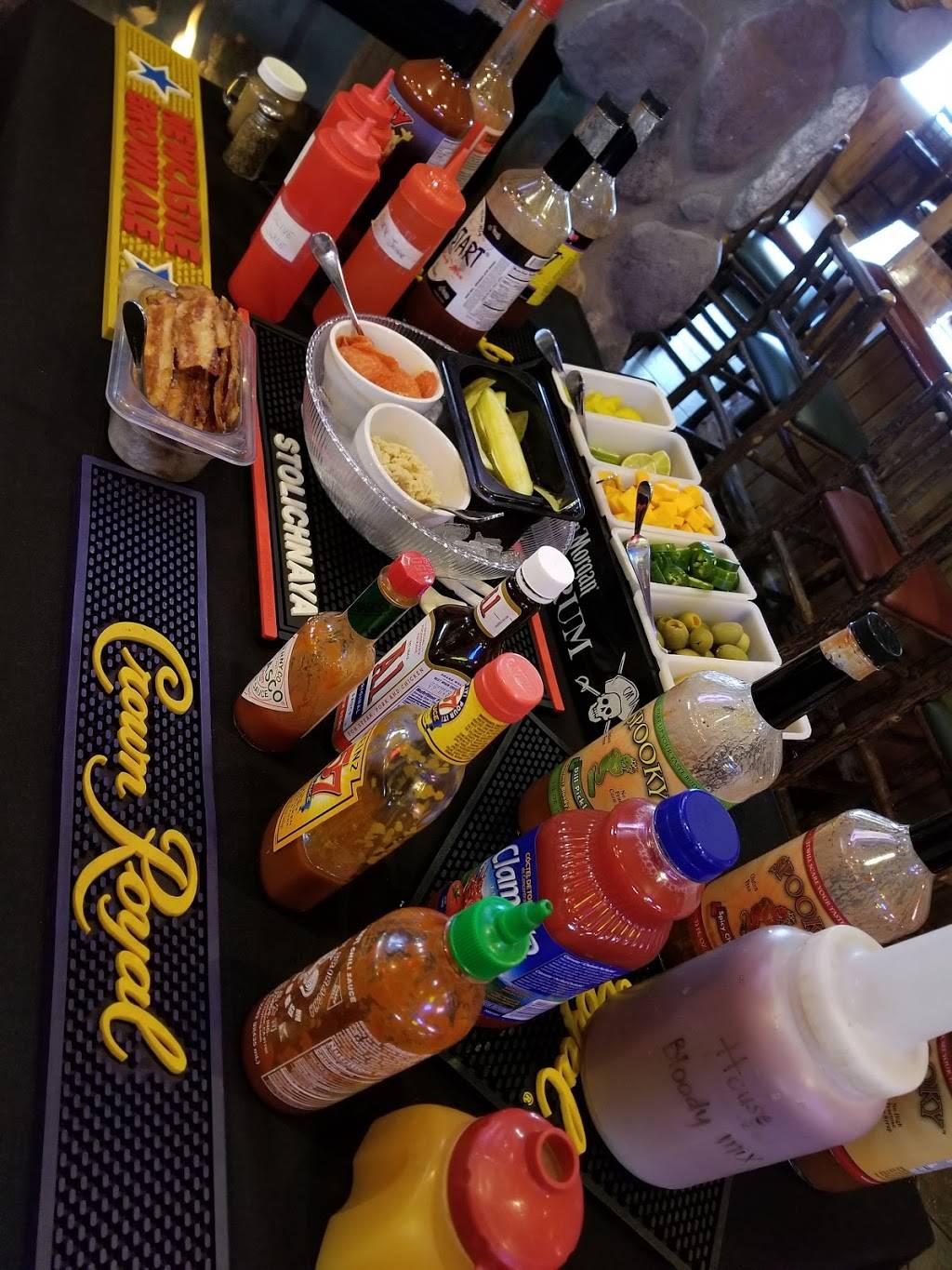 Tippy Canoes | restaurant | 1020 N Cascade St, Osceola, WI 54020, USA | 7152944777 OR +1 715-294-4777