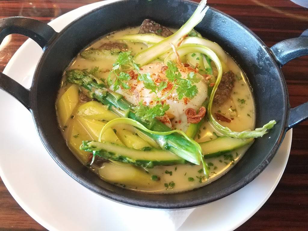 Bullion | restaurant | 400 S Record St, Dallas, TX 75202, USA | 9726984250 OR +1 972-698-4250