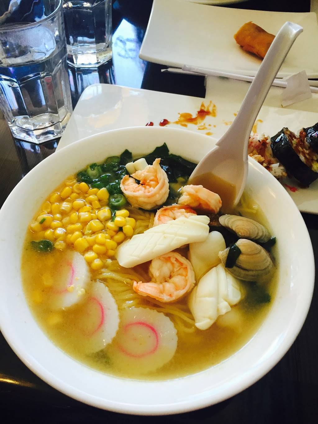 Onkei Ramen & Sushi | restaurant | 10942 Weyburn Ave, Los Angeles, CA 90024, USA | 3102087280 OR +1 310-208-7280