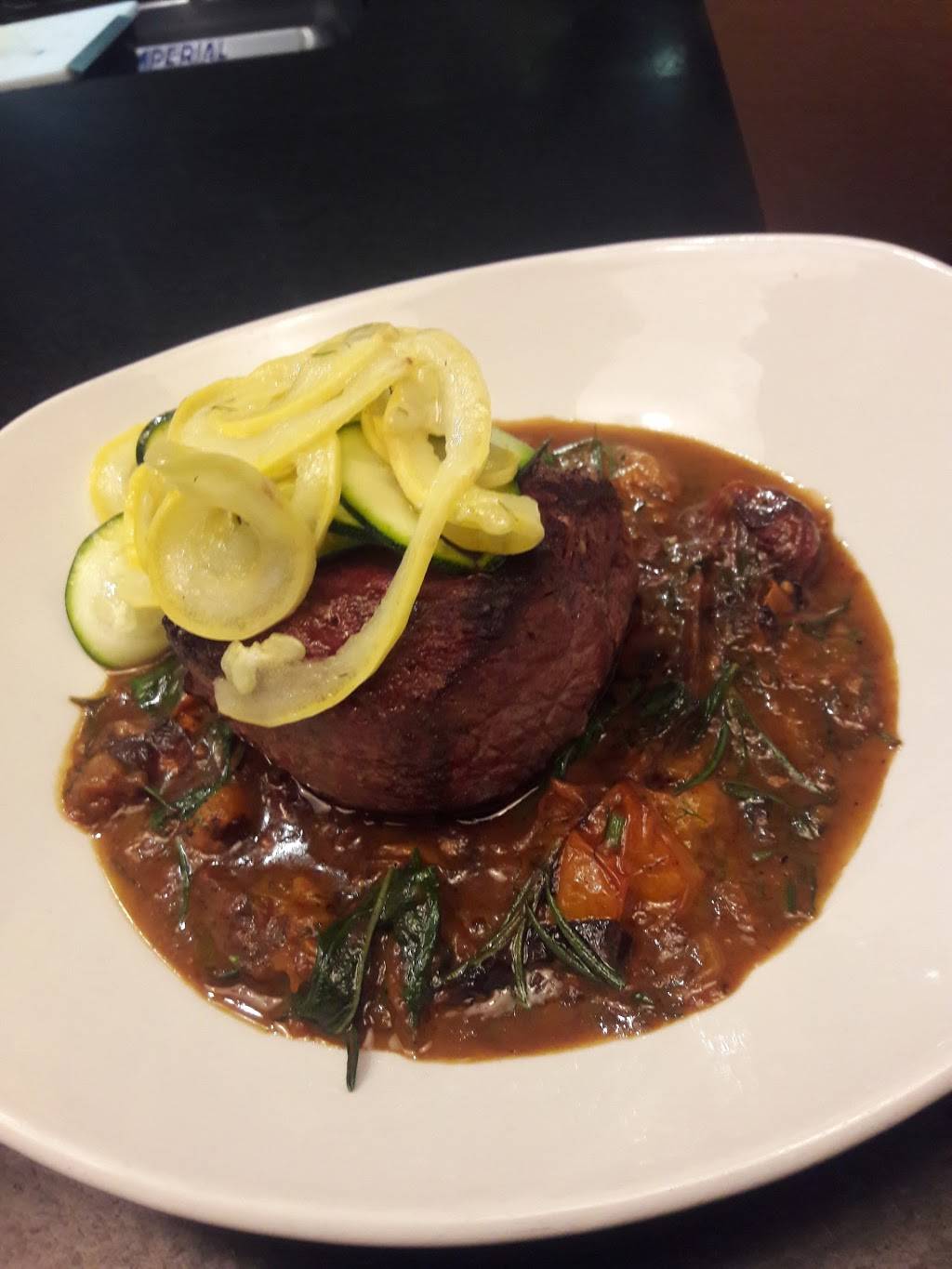 Maevery Public House | night club | 20 E Scranton Ave, Lake Bluff, IL 60044, USA | 8476043952 OR +1 847-604-3952