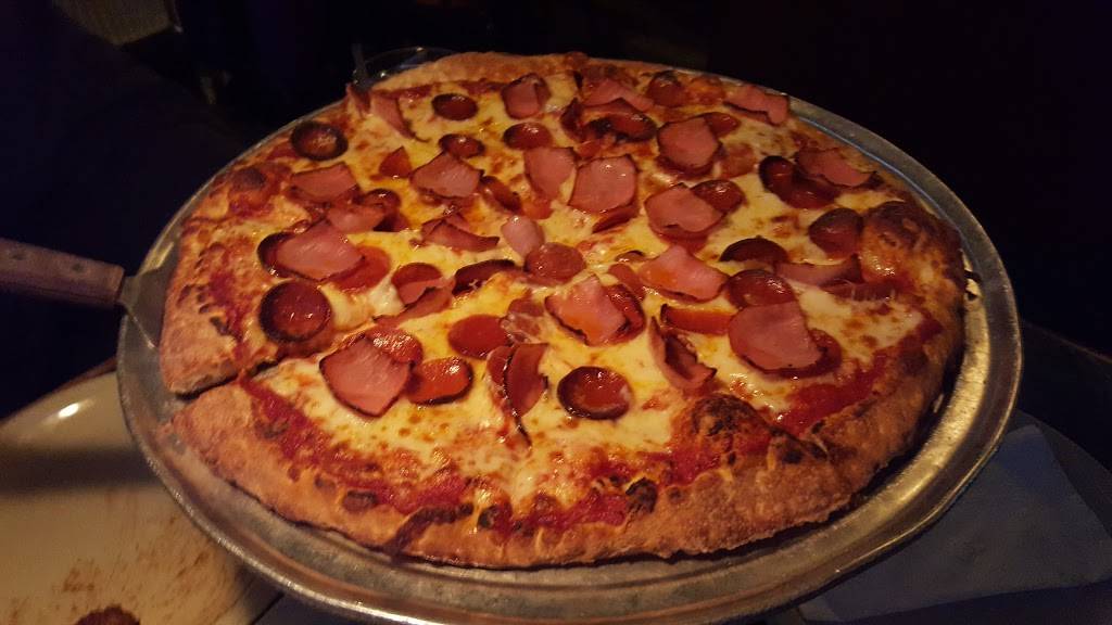 Green Lantern Pizza | restaurant | 28960 John R Rd, Madison Heights, MI 48071, USA | 2485415439 OR +1 248-541-5439