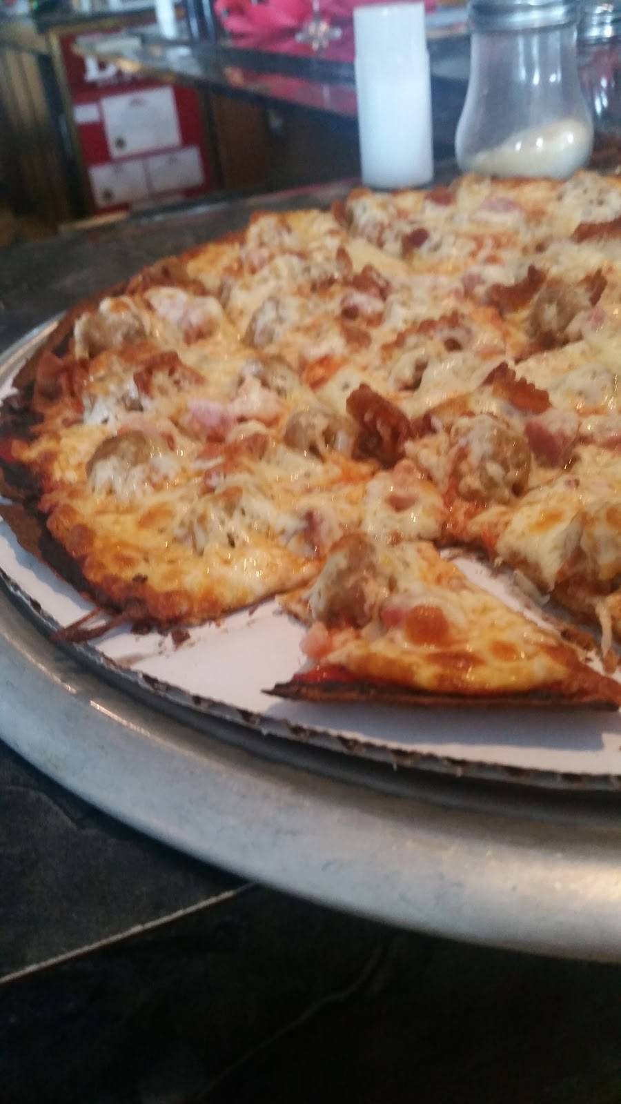 J Q Foxes | restaurant | 2835 Wisconsin St, Sturtevant, WI 53177, USA | 2628849424 OR +1 262-884-9424