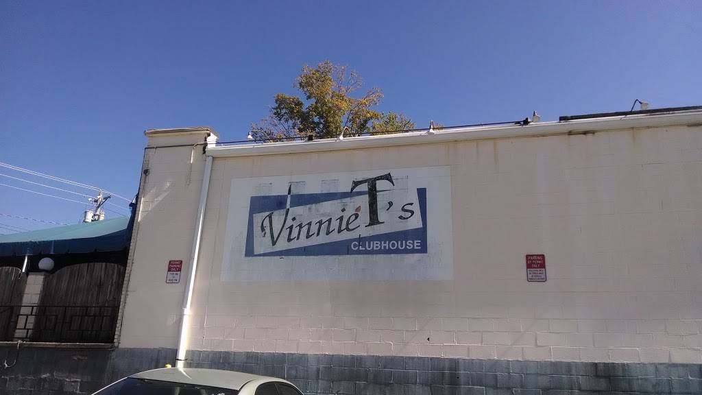 Vinne Ts Clubhouse | restaurant | 221 E 8th St, Cookeville, TN 38501, USA | 9313722582 OR +1 931-372-2582