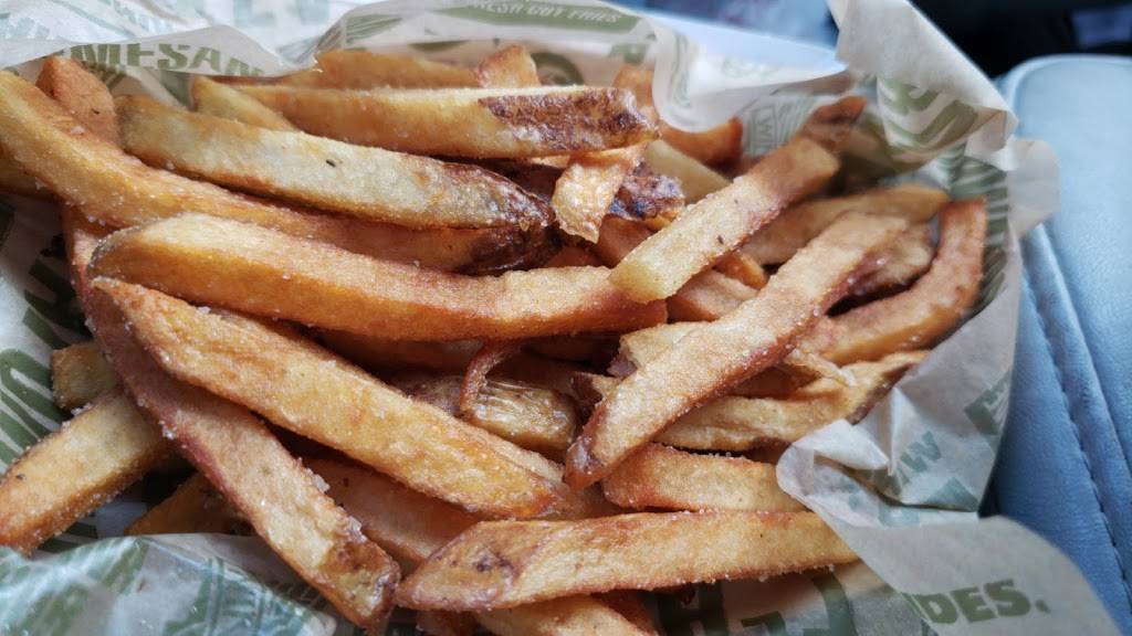 Wingstop | restaurant | 2831 95th St, Evergreen Park, IL 60805, USA | 7084259464 OR +1 708-425-9464