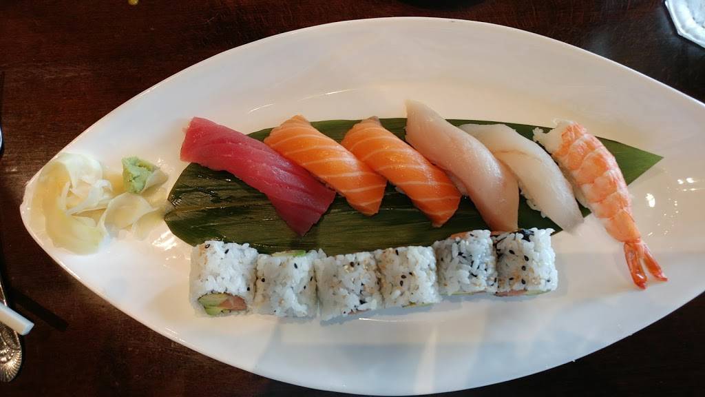 Fan Bistro | restaurant | 4175 Town Center Way, Livingston, NJ 07039, USA | 9737588108 OR +1 973-758-8108