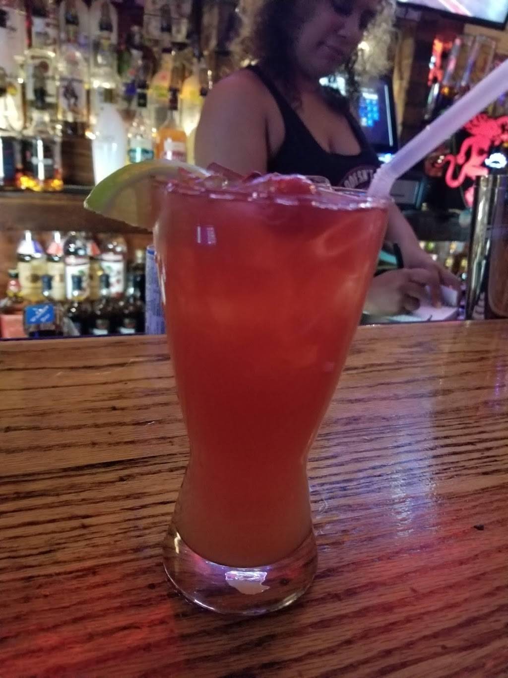 Reruns Bar & Grill | restaurant | 541 Main St, West Haven, CT 06516, USA | 2039318243 OR +1 203-931-8243