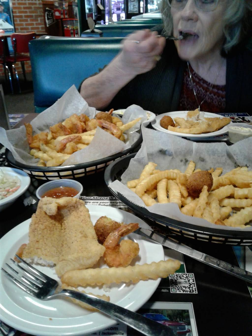 The Players Grille | restaurant | 4456 Hendricks Ave, Jacksonville, FL 32207, USA | 9044486670 OR +1 904-448-6670