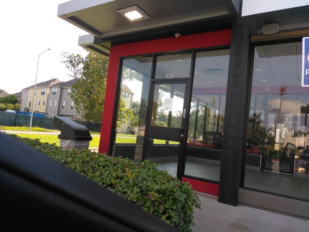 Burger King | restaurant | 2803 Yale St, Houston, TX 77008, USA | 7138649100 OR +1 713-864-9100