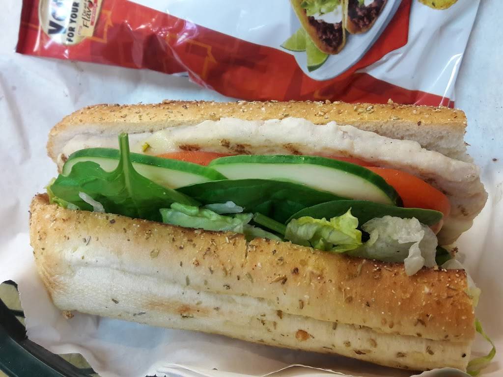 Subway Restaurants | restaurant | Gwynedd Crossing Shopping Ctr, 1210 Bethlehem Pike B1, North Wales, PA 19454, USA | 2152830255 OR +1 215-283-0255