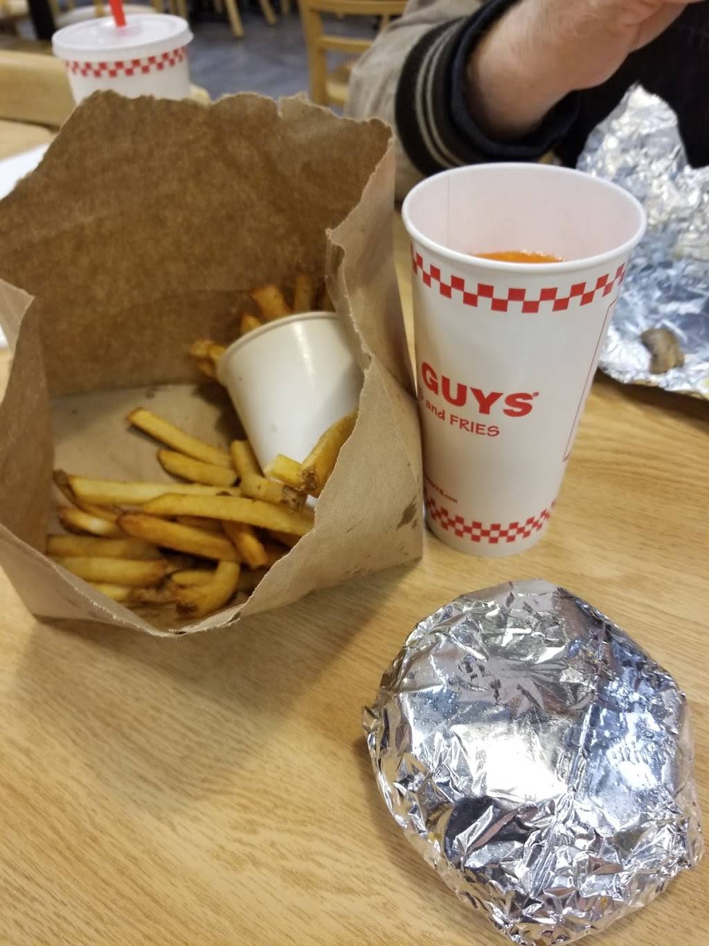 Five Guys | meal takeaway | 3863 Medina Rd, Fairlawn, OH 44333, USA | 3306655551 OR +1 330-665-5551