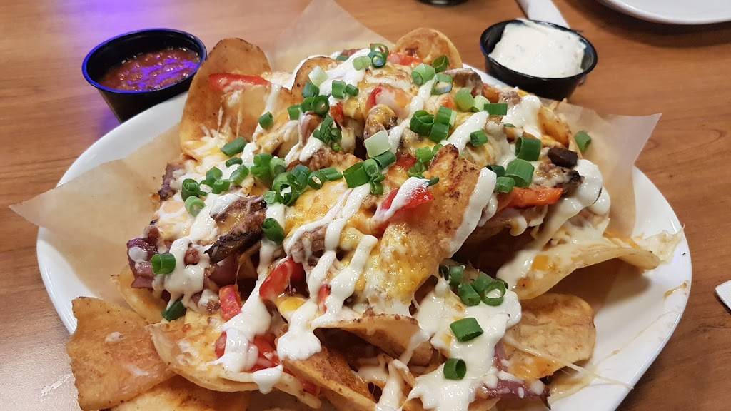 Boston Pizza | restaurant | 499 Dundas St W, Oakville, ON L6M 1L9, Canada | 9052578009 OR +1 905-257-8009