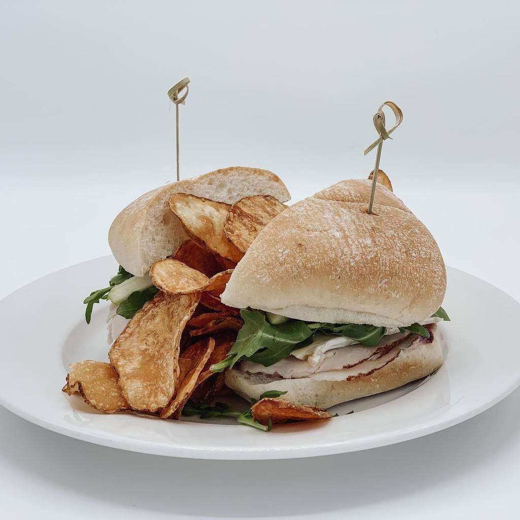 Seabreeze Bar & Restaurant | restaurant | 1882 State Rd 1155, Ocean Isle Beach, NC 28469, USA | 9107545540 OR +1 910-754-5540