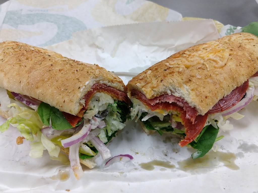 Subway | restaurant | 738 W 23rd St, Tulsa, OK 74107, USA | 9185922782 OR +1 918-592-2782