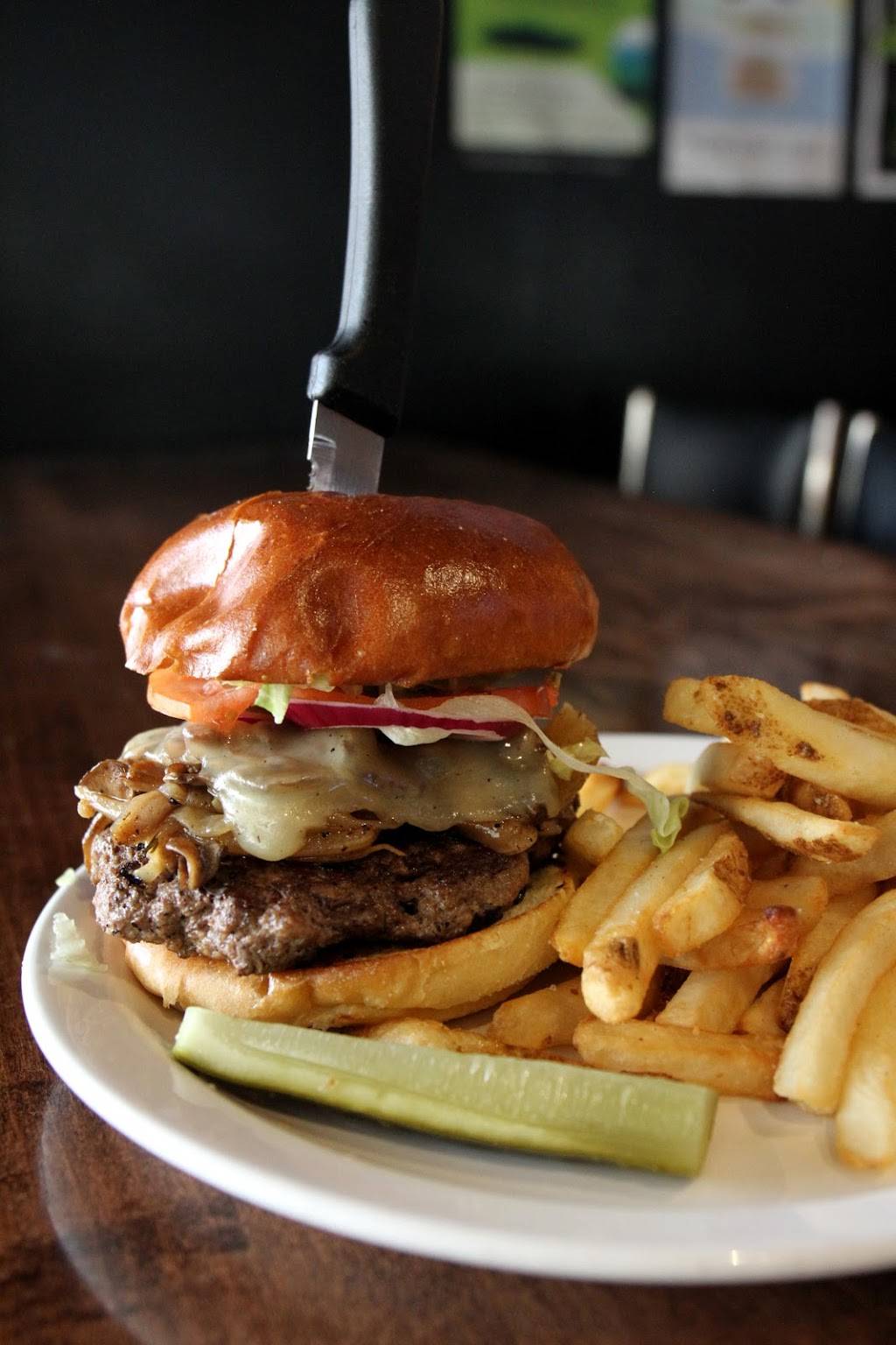 Monaghans Sports Pub & Grill | restaurant | 1289 Marlborough Ct, Oakville, ON L6H 2R9, Canada | 9058424435 OR +1 905-842-4435