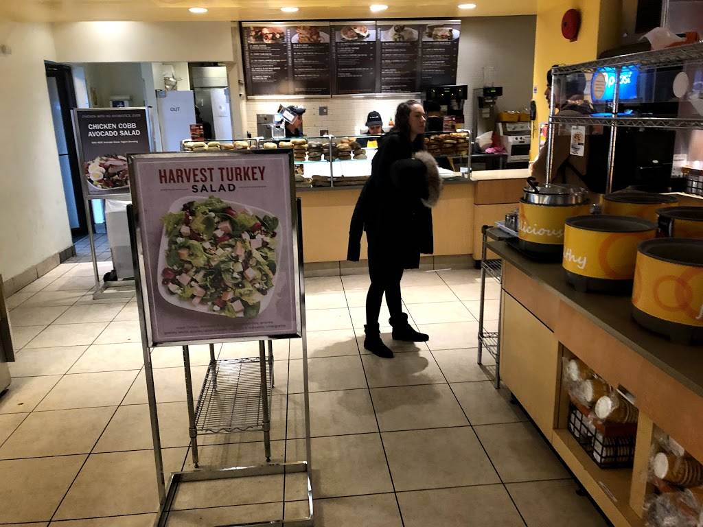 Au Bon Pain | cafe | 116 California Ave, Hempstead, NY 11549, USA | 5164636539 OR +1 516-463-6539