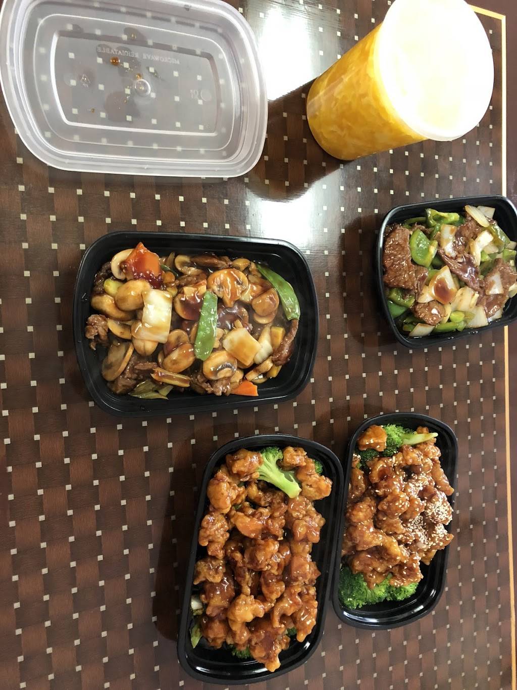 Mr. Chens Kitchen | restaurant | 106 Northwest Dr, Senatobia, MS 38668, USA | 6623018118 OR +1 662-301-8118