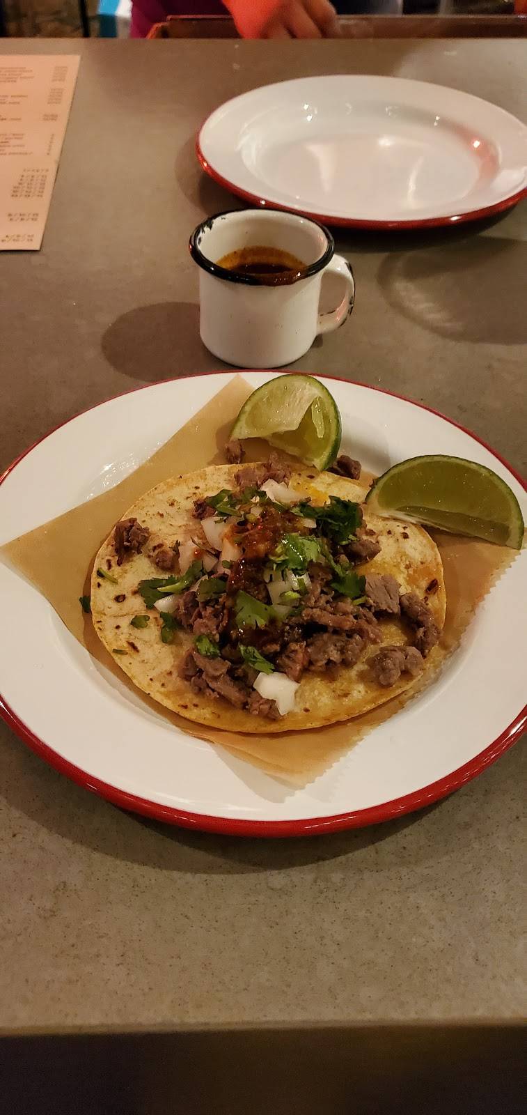 La Luna | restaurant | 1726 S Racine Ave, Chicago, IL 60608, USA | 3128886011 OR +1 312-888-6011