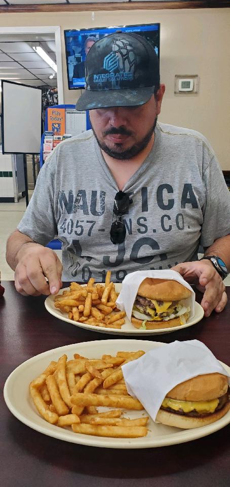 Luckys Cafe | restaurant | 513 S Center St, Archer City, TX 76351, USA | 9405744431 OR +1 940-574-4431