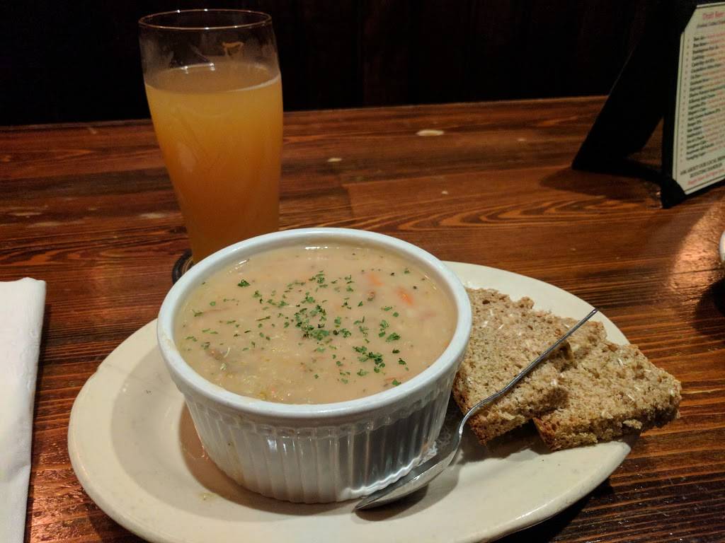 Madra Rua Irish Pub | restaurant | 2066 N Main St, Summerville, SC 29483, USA | 8438219434 OR +1 843-821-9434